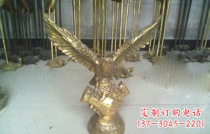宁夏大展宏图老鹰铜雕展现雄鹰的威严和气势