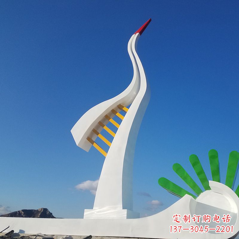 宁夏珍贵雅致的丹顶鹤雕塑