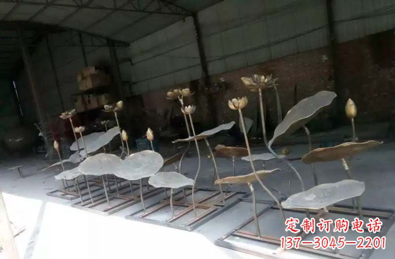 宁夏精美锻铜荷花荷叶雕塑