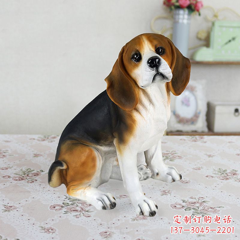 宁夏玻璃钢蹲姿仿真比格犬雕塑