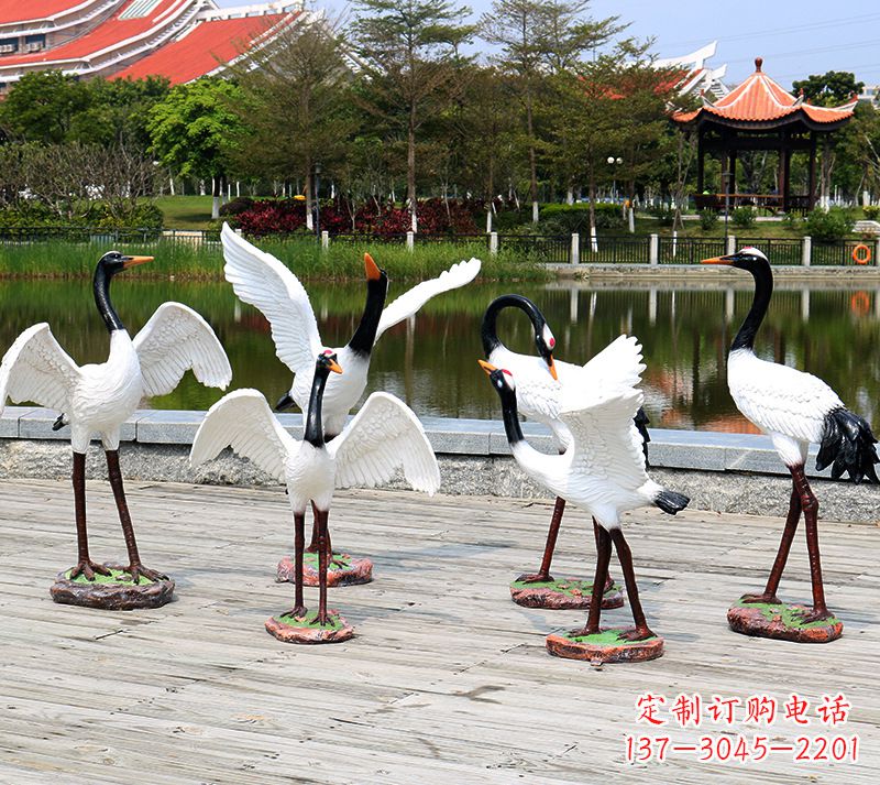 宁夏仿真仙鹤动物雕塑