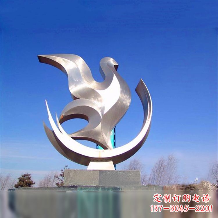 宁夏贴近自然的精美鸽子雕像