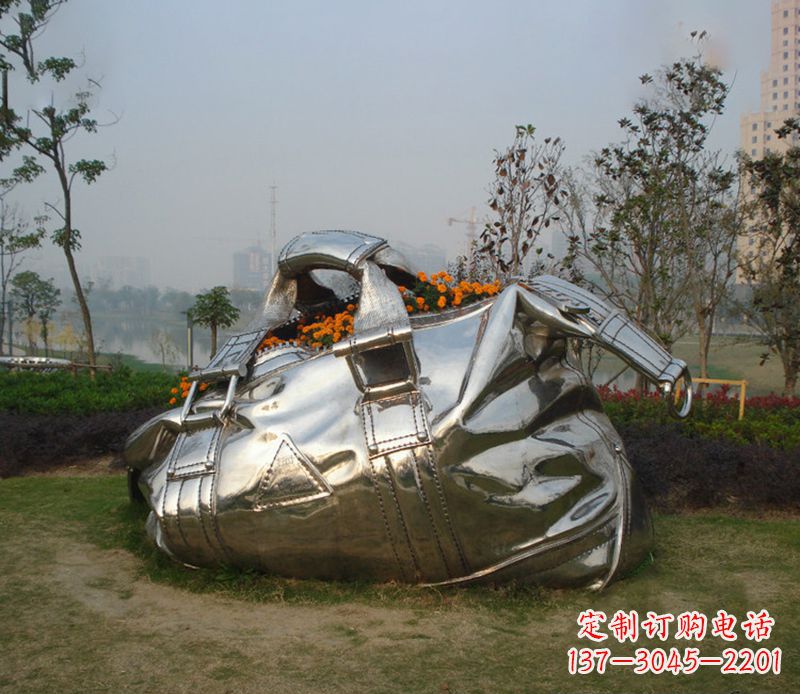 宁夏不锈钢手提包雕塑--传承经典,拥有独特之美