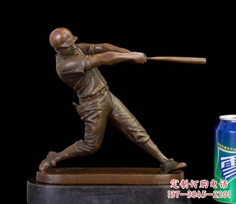宁夏公园打棒球的人物铜雕