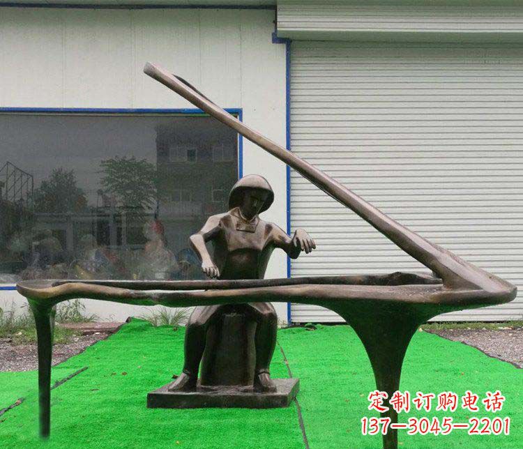 宁夏 传奇钢琴雕塑
