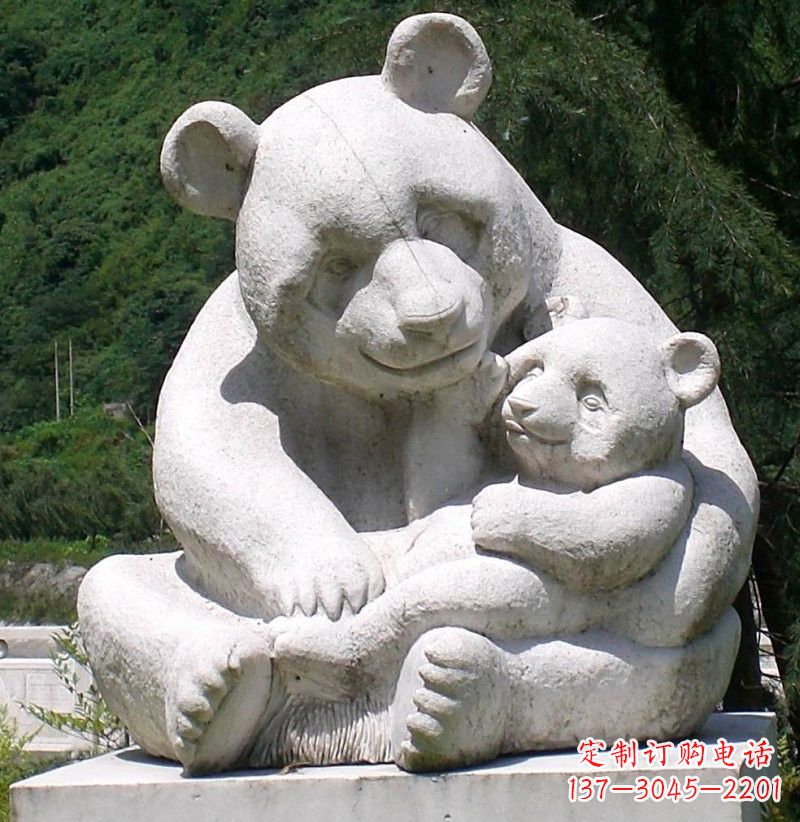 宁夏公园动物母子熊猫石雕