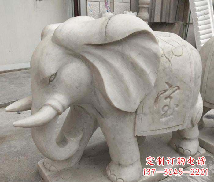 宁夏中领雕塑象征招财的精致大象石雕