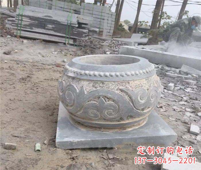 宁夏古典风格的仿古石水缸雕塑