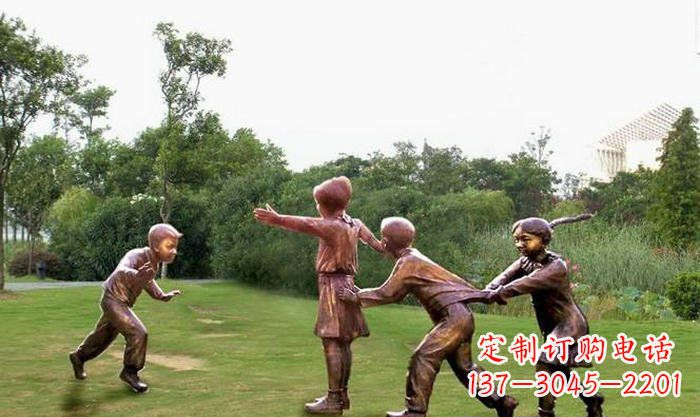宁夏风格多变的老鹰雕塑
