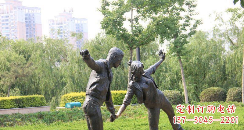 宁夏爱情铸就的浪漫情侣雕塑