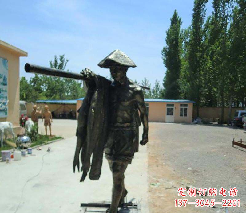 宁夏传承古老文化的渔民雕塑