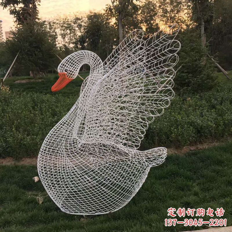 宁夏秀美天鹅铁艺雕塑,点缀公园绿地