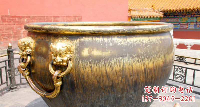 宁夏故宫圆形水缸铜雕