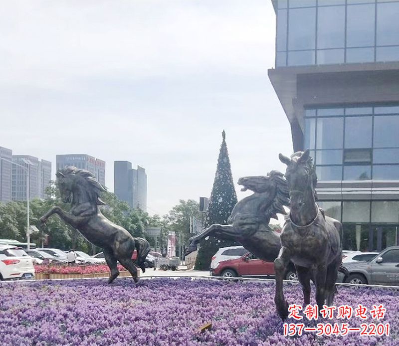 宁夏广场动物奔跑的马铜雕