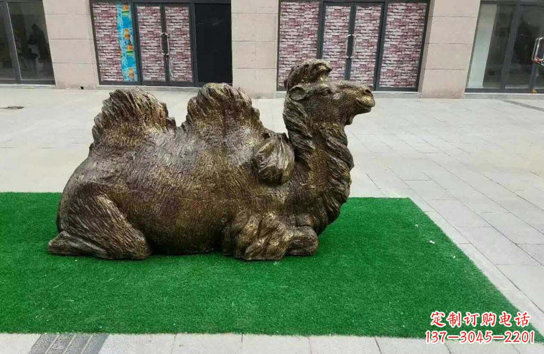 宁夏跪姿骆驼铜雕