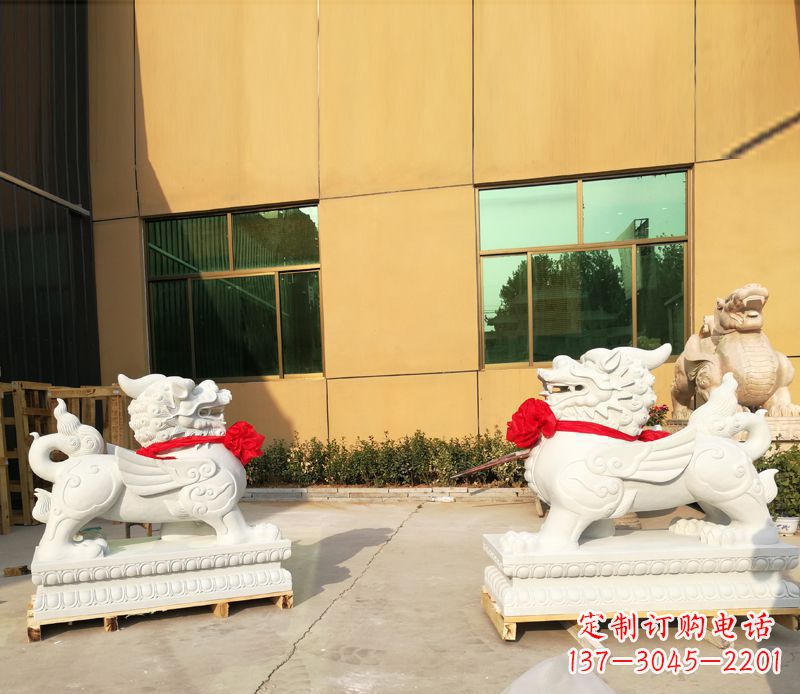 宁夏汉白玉立式貔貅门口招财石雕