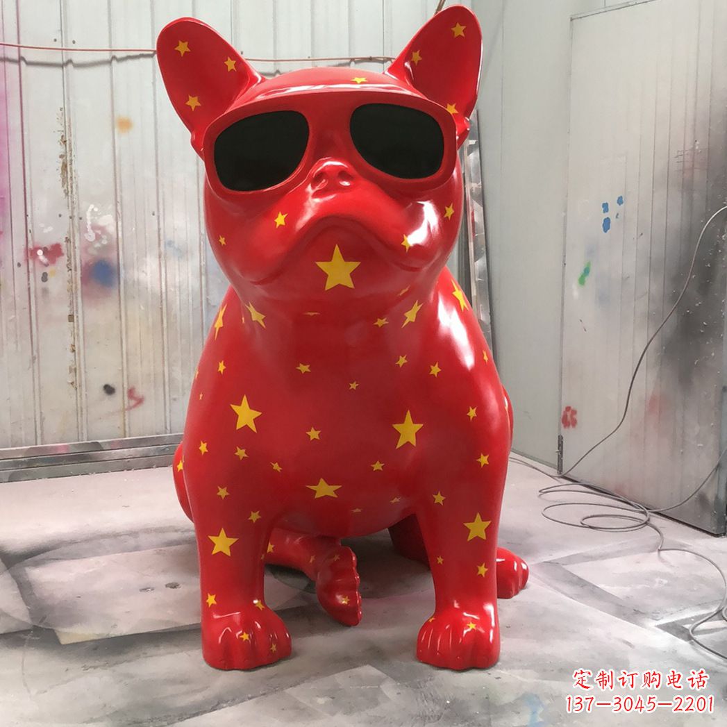 宁夏红色眼镜狗公仔玻璃钢生肖动物美陈摆件