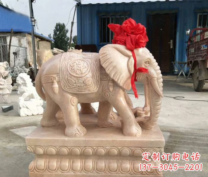 宁夏欣赏晚霞红,给家里添大象雕塑