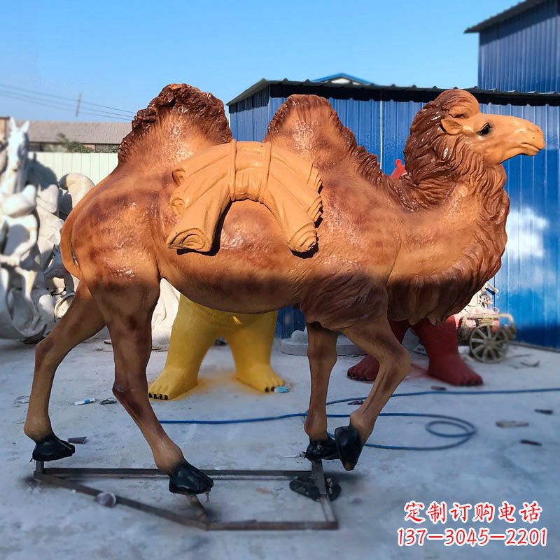 宁夏雕刻精美的骆驼玻璃钢仿真雕塑