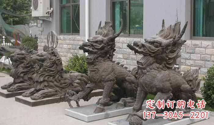 宁夏招财进宝,麒麟雕塑立足宅门口