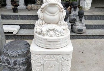 宁夏金蟾立柱石动物雕塑