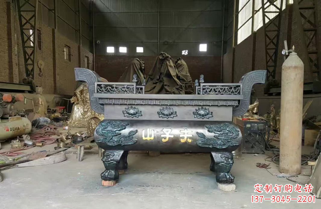 宁夏寺庙香炉铜雕12