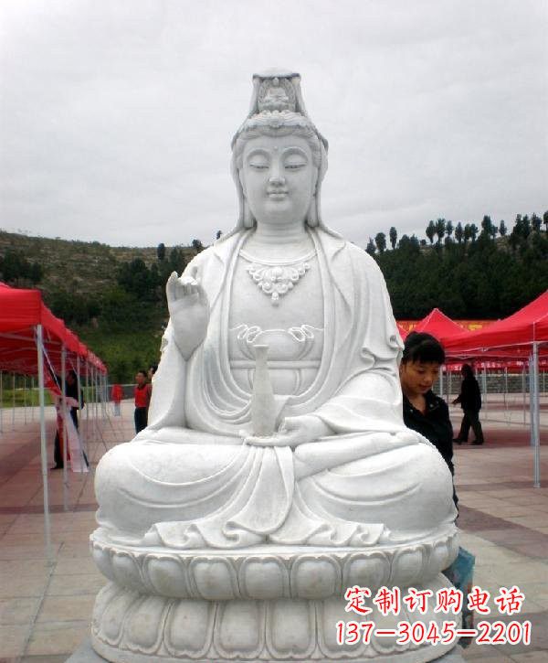 宁夏寺庙坐式观音雕像