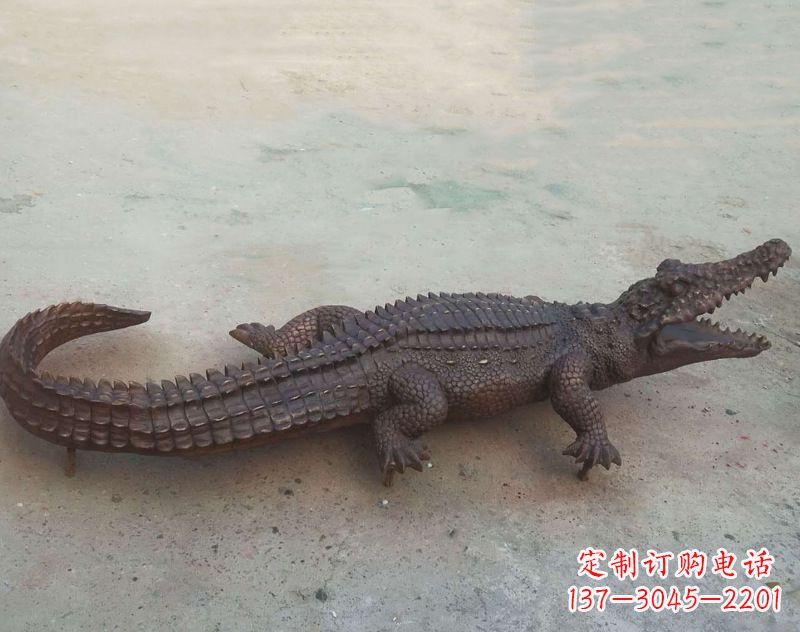 宁夏铜雕鳄鱼,铸铜园林仿真动物雕塑