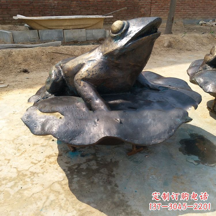 宁夏铜雕青蛙喷水雕塑
