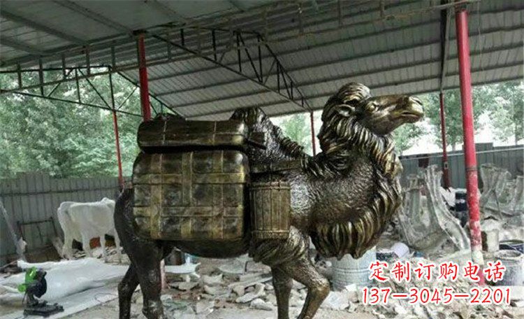 宁夏拖行李的骆驼动物铜雕 (2)