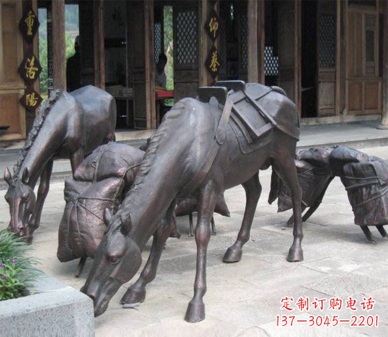 宁夏拖行李的马动物铜雕