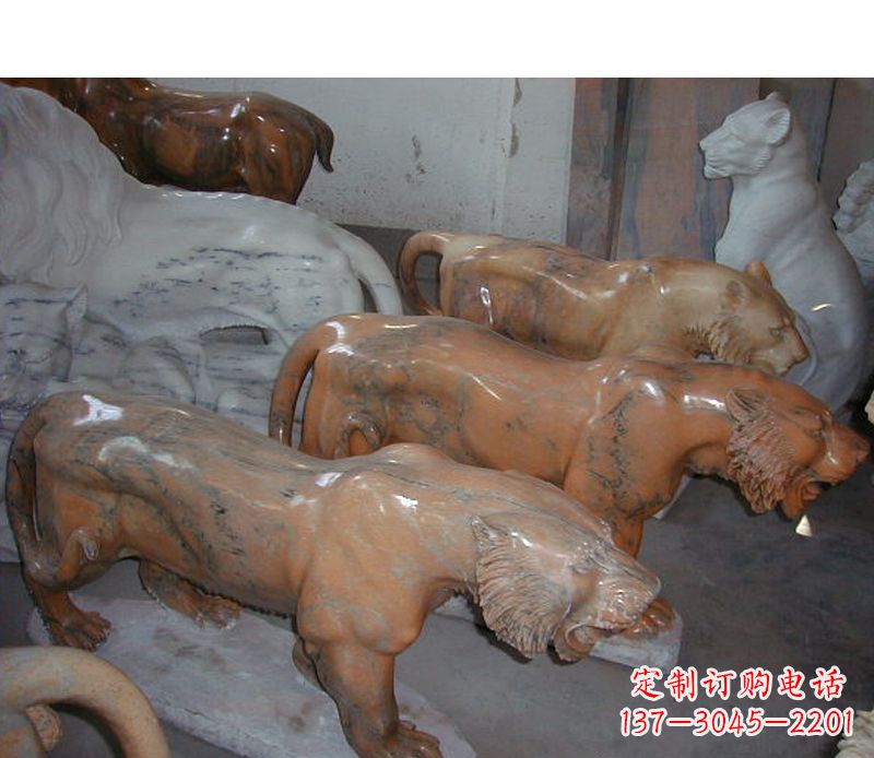宁夏晚霞红动物老虎石雕