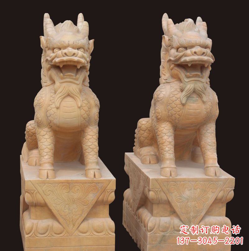 宁夏晚霞红门口坐式麒麟石雕