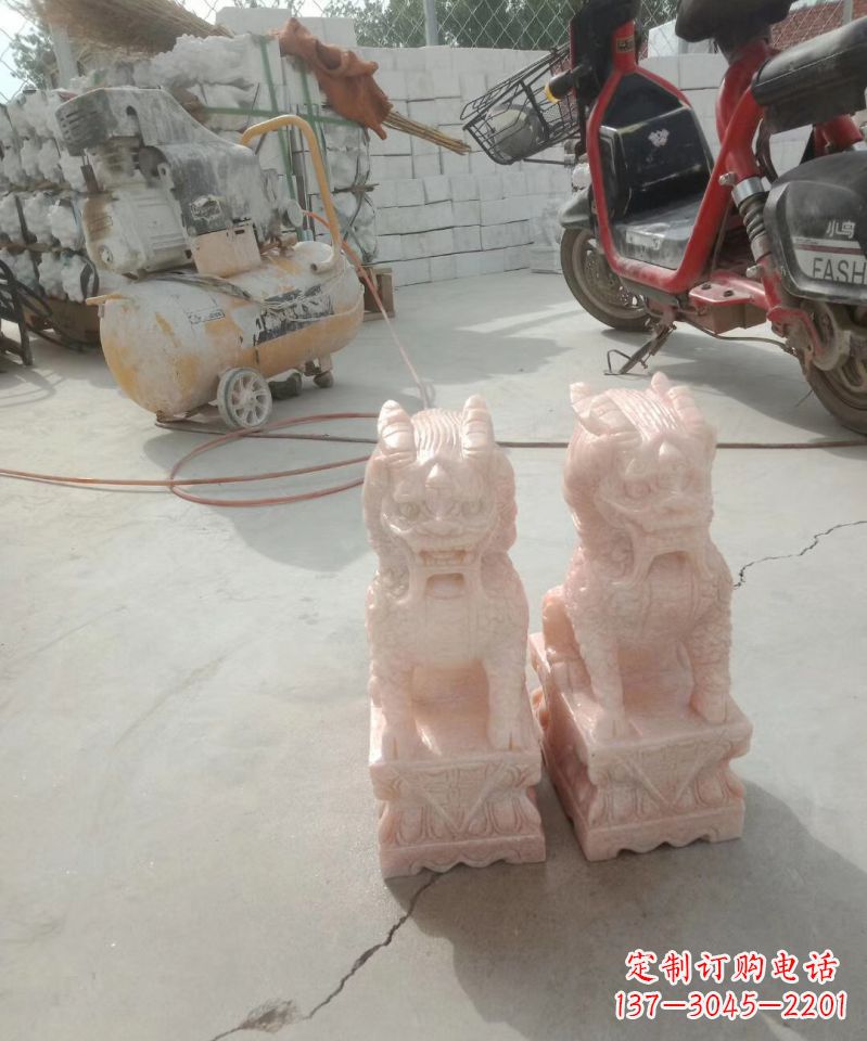 宁夏晚霞红神兽麒麟动物雕塑