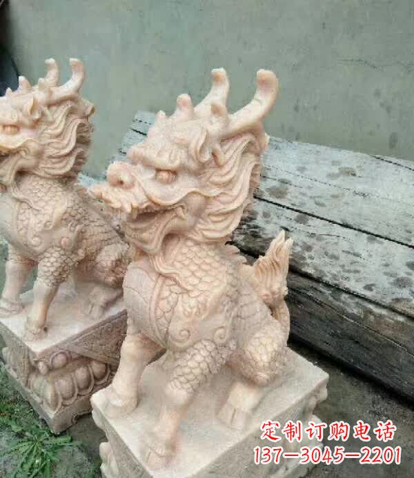 宁夏晚霞红石雕麒麟