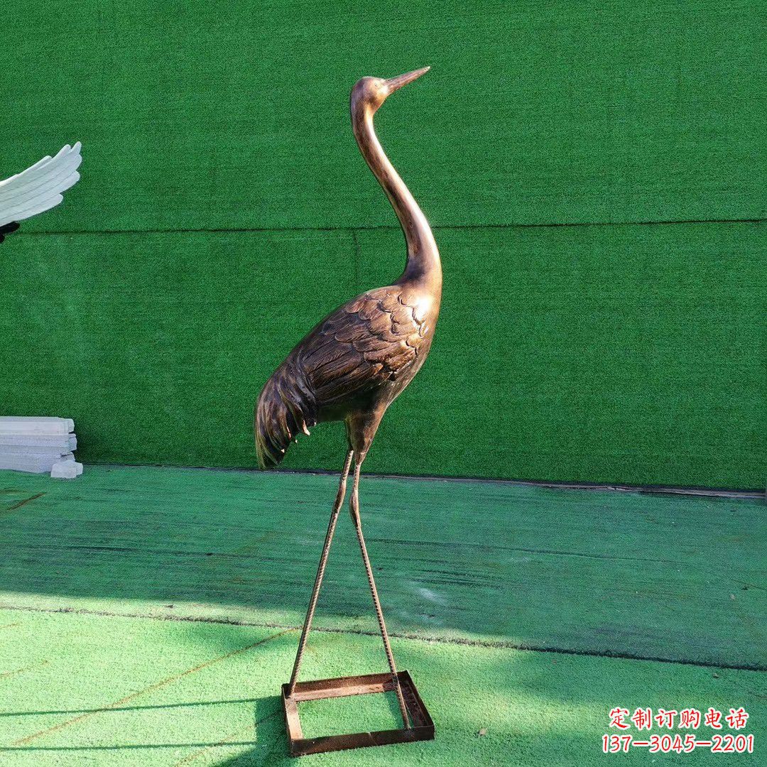宁夏仙鹤衔芝铜雕