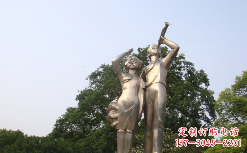 宁夏校园吹军号敬礼的小学生人物景观铜雕