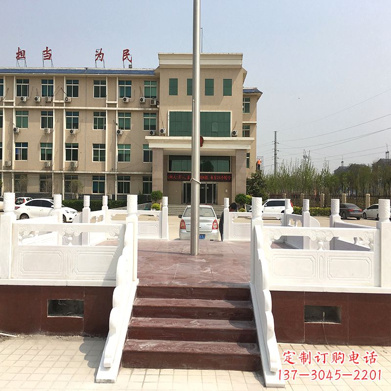 宁夏学校广场石雕升旗台