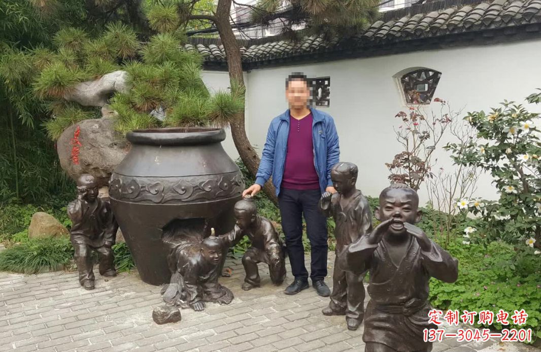 宁夏园林司马光砸缸铜雕