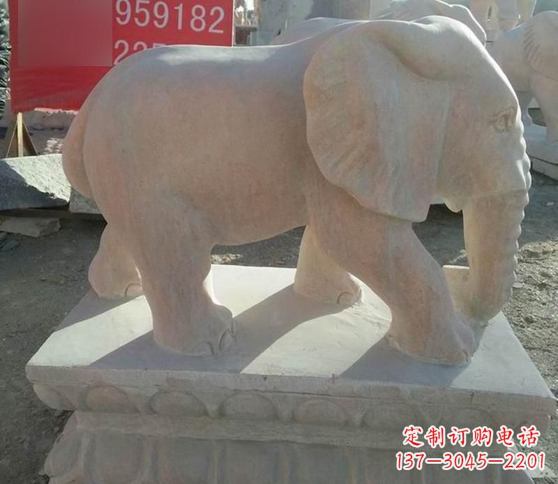 宁夏园林晚霞红大象雕塑