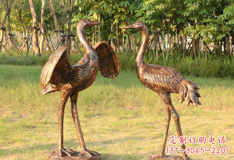 宁夏展翅仙鹤铜雕