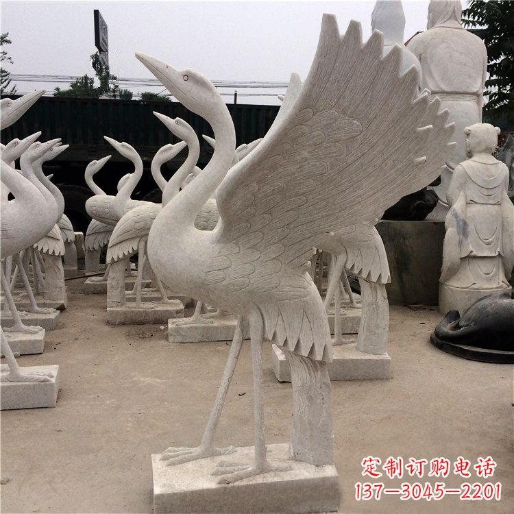宁夏展翅欲飞的仙鹤石雕
