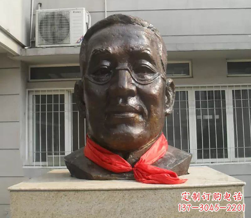 宁夏张伯岑校园名人头像铜雕