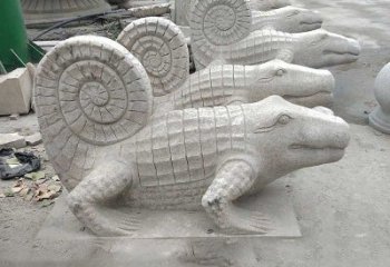 宁夏园林水池水景鳄鱼砂岩喷水雕塑