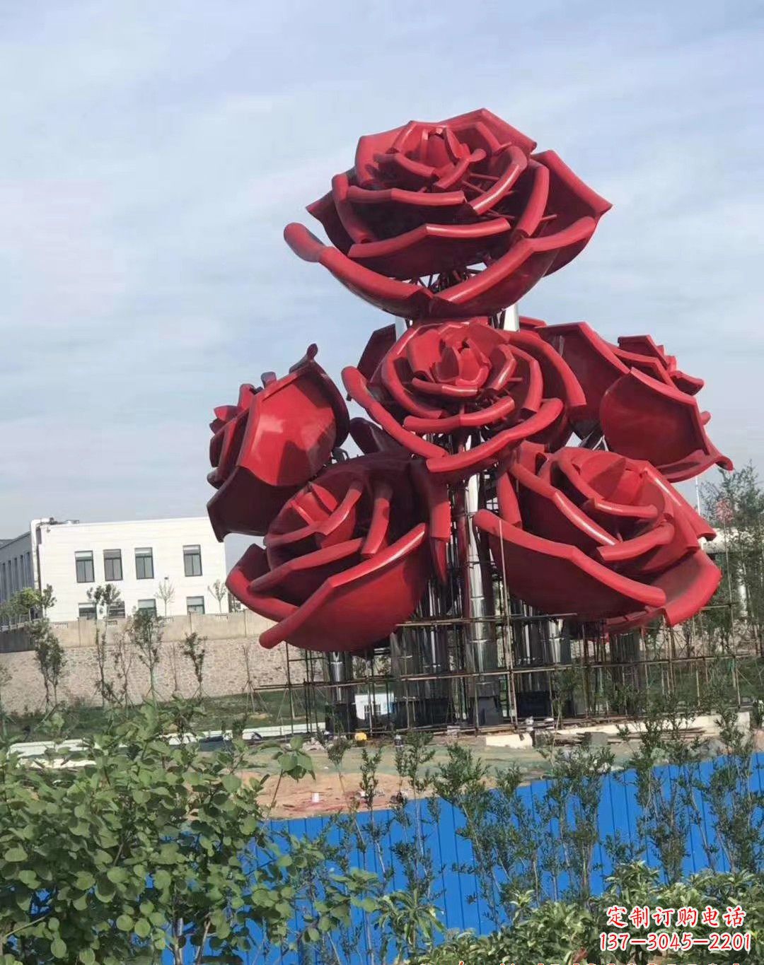 宁夏玫瑰花雕塑-广场创意不锈钢红色玫瑰花雕塑